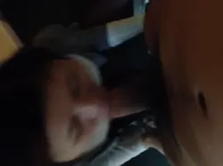 酒吧偶遇骚货如家开着门口交