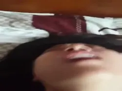 露脸操骚货淫语不断最后潮吹，有福利