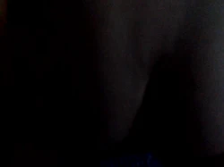 以包养放松诱骗身材爆好19岁少女做最后给了小费。