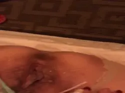 骚逼熟女喷水