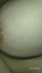 女上位近景拍摄抽插，隔壁有人不敢叫