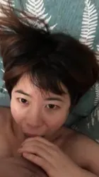 短发气质反差女
