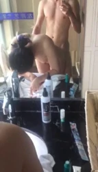98年微露脸东北小骚货飞到山东让我爆艹三天 卫生间后入篇 （上）