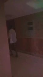 尾随济南黑丝美女到房间后........