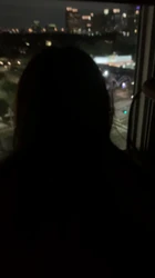 落地窗前后入蜜桃臀美女
