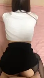 白领小姐姐被操的一直叫baba