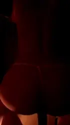 上海出差，锦绣花园撩骚一个少妇，穿丁字裤见我 硬不起来找我一粒顶三天