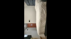 新约的少妇背着老公出来，来电话吓一跳（上部）。