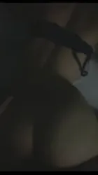 自称某宝臀模的蜜桃臀
