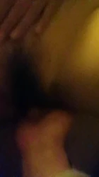 （原创）西安私我 隔壁小区少妇非要尝试金手指喷湿了一大片