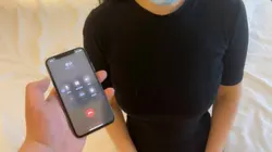 偷情还敢给老公打电话 被操的很爽也不敢叫出声