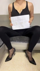 喜欢阿姨的裤里丝就来脱掉它，露出里面的丝袜肥臀