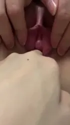 掰开骚穴被玩 想要鸡巴插