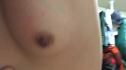 越南老婆，来月经前奶子涨，能看见血管