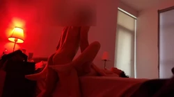 面对连续六分钟狂轰滥炸，小妹妹只叫了两声