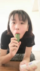 骚逼自慰插菊花给主人看