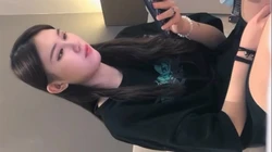 大一校花女神不为人知的一面（下面有她完整视频和联系方式）