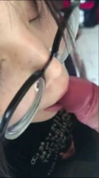 完全没有抵抗力  对戴圆框眼镜和穿丝袜的女生