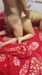 东北熟女阿姨与小伙3P有对白"真不拿我当人啊！"