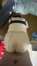 40岁熟女，穿着肉丝在出租屋后入，叫声淫荡