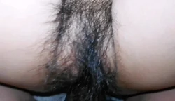 老婆的骚逼，一边玩手机一边给我艹。