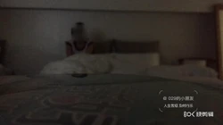【绿帽解说】用绿帽实况解说的���式回顾可爱娇妻人生中的第一次3p，反差