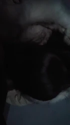 女友在楼道给我口交，最后射嘴里