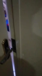 绿帽的心酸老婆不让进屋参与只能在门外偷看