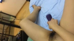 她:求你...帮帮忙！ 自慰1