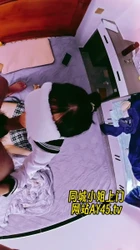 趴着跟闺蜜打电话的时候被我扒掉裤子后入（看简界约啪渠道）