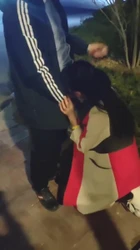 当街人前露出给不认识的路人口交