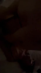 单男爬到老婆身上操