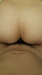 背着父母偷偷跑出来挨炮