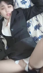 内射97年银行母狗，衣服都没脱就开肏，