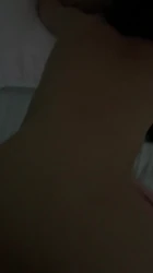 骚妻第一次让我在包厢里操她