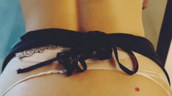 骚货塞入玻璃拉珠撅p股后��