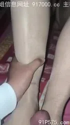 江西城中村少妇足交戴套插