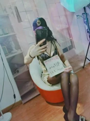 真实淫荡小骚妻 素质交友！