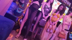 撩的两个妹纸 都比较骚 可以交换