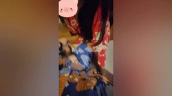 在寿司店大厅就要口我 怎能不得吃呢？