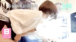 SWAG 企划剧情客服小姐上班做爱自拍 还被干到潮吹淫荡 艾希希