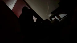 和兄弟住酒店看他干骚女