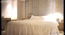 丸子头可爱大学生！