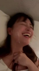 合肥新华学院的学妹非要尝试一下射脸上