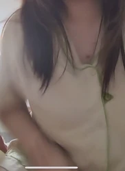 女友视频给我看她的E奶