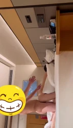 无套后入打桩高冷人妻，被操的白浆直流