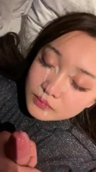 狠狠地颜射了一个騷屄真过瘾啊