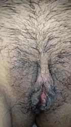 给蝴蝶逼的情人剃掉逼毛