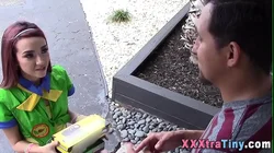 小胸少女颜射