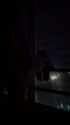 落地窗无套后入
